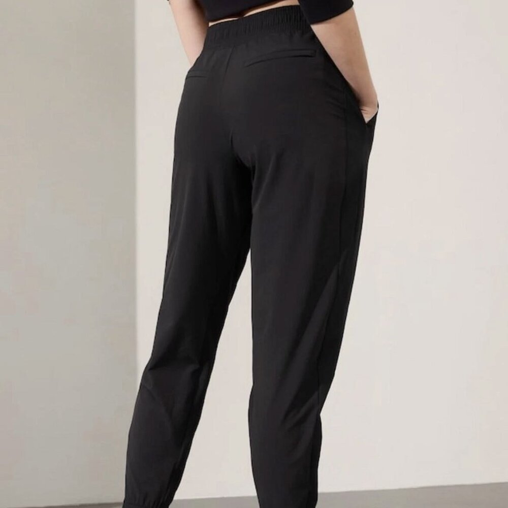 Athleta Women's Brooklyn Legacy Mid Rise Jogger in Black Size 6 - Picture 2 of 9